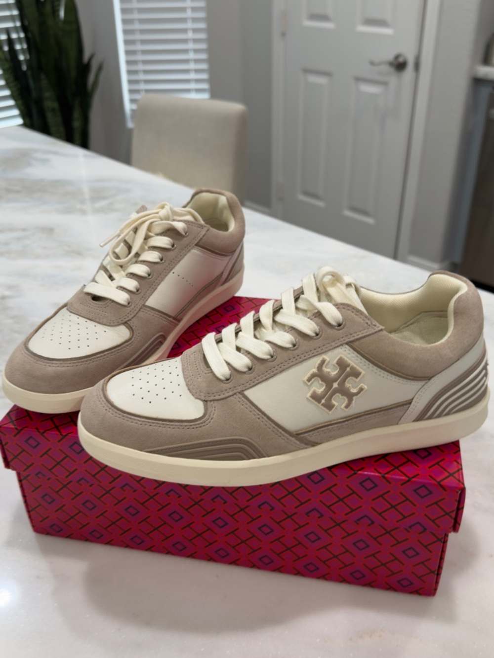 Tory Burch Beige  leather Logo Low-Top Sneakers - Picture 2 of 10